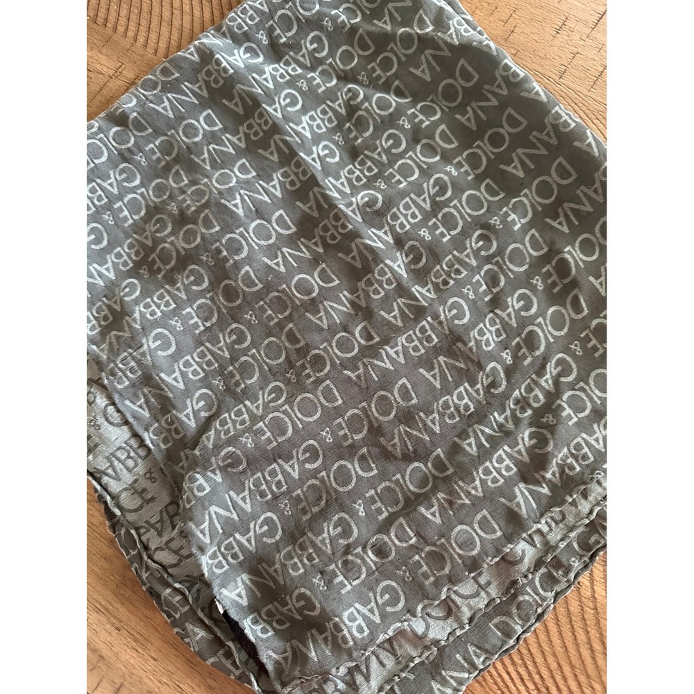 Authentic Dolce & Gabbana Grey Silk Logo Jacquard Square Scarf 27x27 - Picture 6 of 7